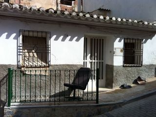 Casa baja de dos plantas en el centro de cieza, muy cerca del paseo del muro. ofrece excelentes vistas al río ... Casa baja de dos plantas en el centro de cieza, muy cerca del paseo del muro. ofrece excelentes vistas al río ...