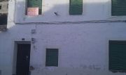 Casa amplia y luminosa de pueblo de 3 dormitorios, céntrica. dispone de buenas comunicaciones, al lado autovia ...