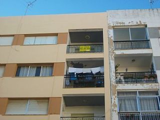 Vivienda muy luminosa, ubicada en zona muy bien comunicada y dotada de todo tipo de servicios. la vivienda est ... Vivienda muy luminosa, ubicada en zona muy bien comunicada y dotada de todo tipo de servicios. la vivienda est ...