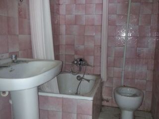 Piso de 70 m2 con zonas comunes en lucena, córdoba, calle alamos. distribuido en salón, dos dormitorios, cocin ... Piso de 70 m2 con zonas comunes en lucena, córdoba, calle alamos. distribuido en salón, dos dormitorios, cocin ...