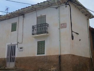 Vivienda en el centro del pueblo, bien situada, en alija del infantado (león) consta de 2 plantas, patio y dep ... Vivienda en el centro del pueblo, bien situada, en alija del infantado (león) consta de 2 plantas, patio y dep ...