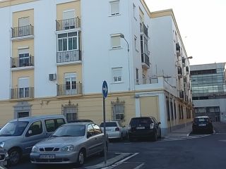 Vivienda junto al Estadio Ramón de Carranza Vivienda junto al Estadio Ramón de Carranza
