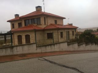 Casa en venta en <span class="calle-name">c. los robles Casa en venta en <span class="calle-name">c. los robles