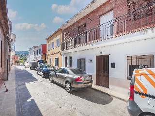 Chalet adosado en C/ El Carro, Fuenlabrada de los Montes (Badajoz)