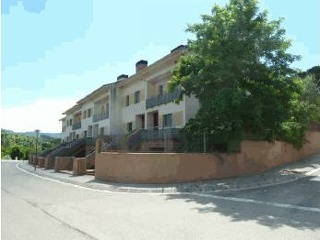 Conjunto de viviendas en propiedad compartida en C/ del Pla de la Margarida, Urbanización Can Pons, Arbúcies (Girona)
