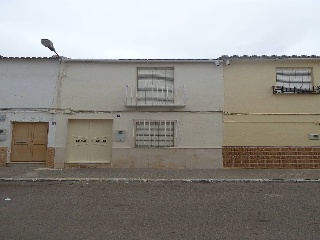 Casa adosada en calle Huelva, La Roda de Andalucía