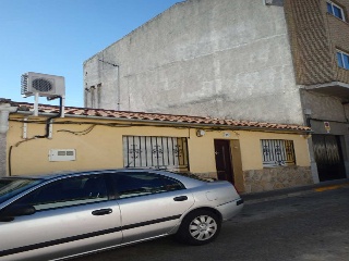 Casa adosada en calle Santo Tomás, Talavera de la Reina