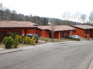 Casas adosadas en construcción en Av del Montseny, Viladrau (Girona)