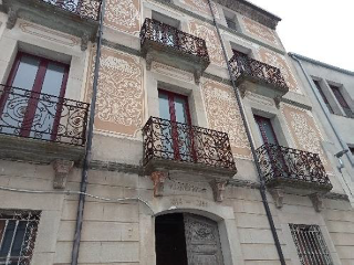 Edificio de viviendas en construcción detenida en Sant Hilari Sacalm - Girona -