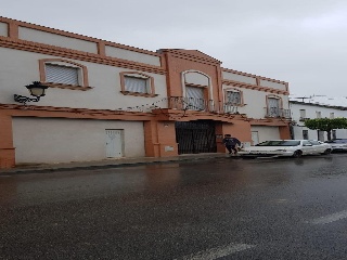 Locales comerciales y plazas de garaje en Olivares, Sevilla