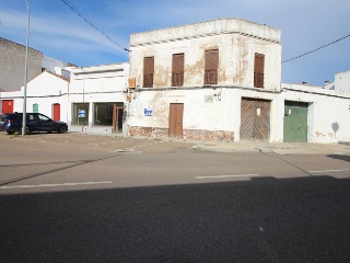Piso y local en Montijo ,Badajoz