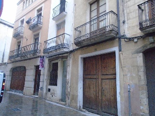 Pisos y local comercial en Valls. Tarragona