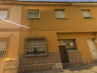 Casa en calle Monturiol, Cartagena