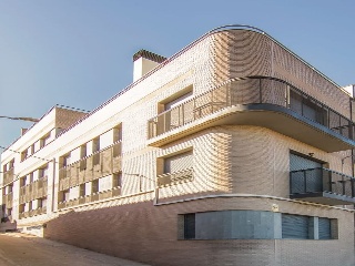 Edificio de viviendas y plazas de garaje en Els Alamús ,Lleida