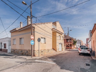 Casa adosada en C/ Comunero Juan Bravo - Deltebre - Tarragona
