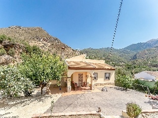 Vivienda en Alcaucín (Málaga)