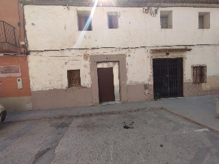 Casa adosada en C/ Montortal