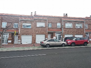 Casa independiente en C/ Nuestra Señora de la Sagrada (Zaragoza)