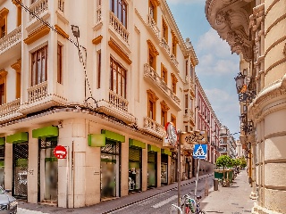 Local en C/ María Cristina, Córdoba