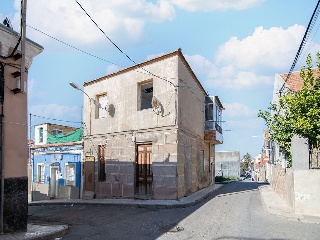 Casa en C/ López Aracil