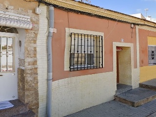 Casa en planta baja en C/ Pozo nº 16