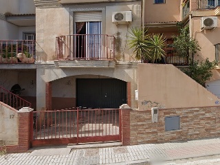 Vivienda unifamiliar con local en C/ Sierra Nevada - Las Gabias - Granada 