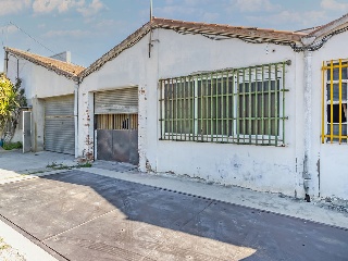 Nave Industrial en C/ Camí de la Torre del Breny