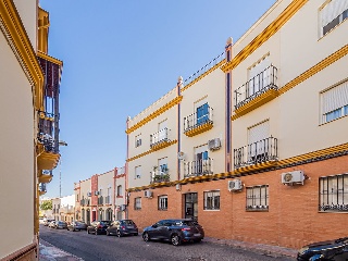 Piso en C/ Rafael Castaño - Alcalá de Guadaira - Sevilla