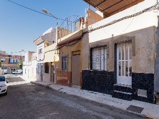 Casa adosada en C/ Jose Antonio Torres