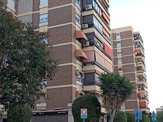 Local en C/ Sacerdote Isidro Albert, Alicante