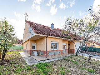 Chalet en Av Olveite, Novés (Toledo)