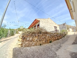 Terreno con Edificación en El Esparragal