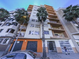 Vivienda y plaza de garaje en Alzira (Valencia)