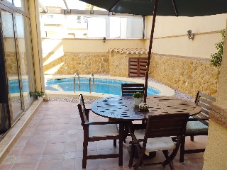 Chalet adosado con piscina