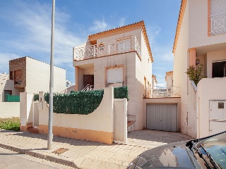 Chalet adosado en C/ Estatut Valencià - Gandía -