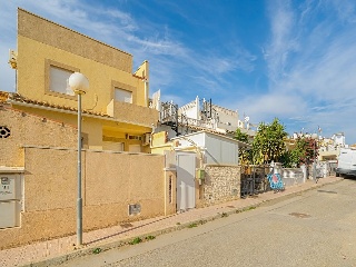 Casa adosada en construcción detenida en Urb Florida en Orihuela Costa 