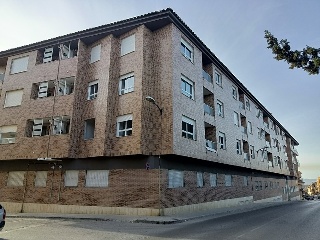 Pisos y garajes en La Pobla de Vallbona (Valencia)