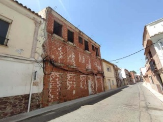 Edificio en construcción detenida en Torres- Torres 