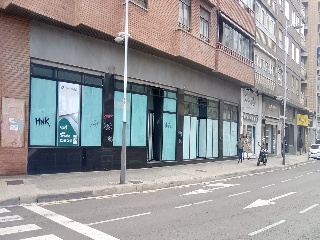 Local comercial en Av Francisco de Goya - Zaragoza -