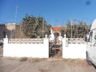 Casa aislada en  C/ Los Olivos, Vícar (Almería)