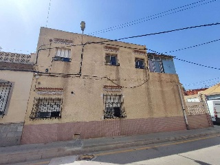 Casa adosada en C/ Santa Cecilia