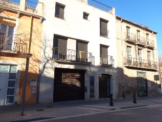 Casa adosada en C/ Major, Salt (Girona)