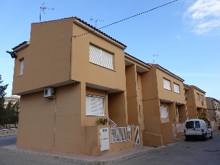 Chalet adosado con garaje en C/ Lima, Totana (Murcia)