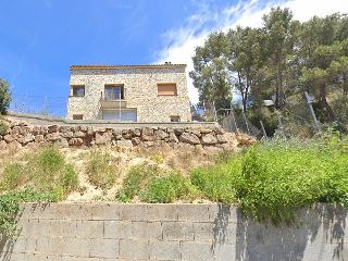 Casa aislada en C/ Anselm Clave, Esparreguera (Barcelona)