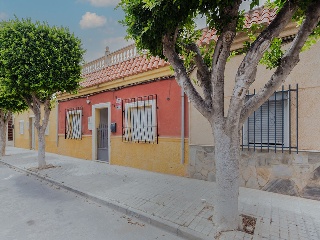 Casa adosada en C/ Álvaro de Bazán - El Ejido -