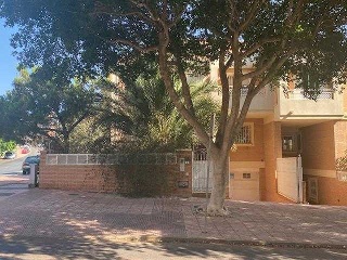 Chalet adosado en C/ Cabo Verde - Urb Los Vergeles de Villablanca -  Almería