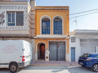 Casa adosada en calle San Vicente Ferrer, Llaurí