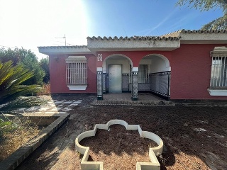 Chalet independiente en C/ Juan Ramón Jiménez, Palomares del Río (Sevilla)