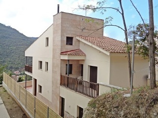 Chalets independientes en Figaró-Montmany - Barcelona -