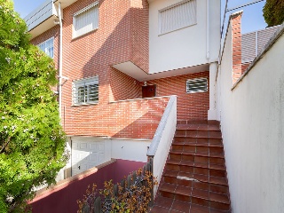 Chalet adosado en C/ Julio Caro Baroja, Boadilla del Monte (Madrid)